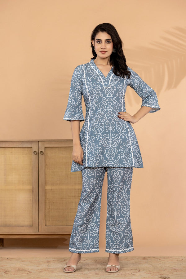 Bandia Women's Grey Muslin Printed Co-Ord Set | V-Neck Flared Kurti with Straight Pants