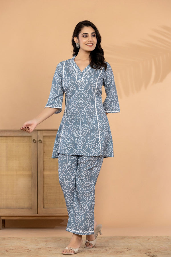 Bandia Women's Grey Muslin Printed Co-Ord Set | V-Neck Flared Kurti with Straight Pants