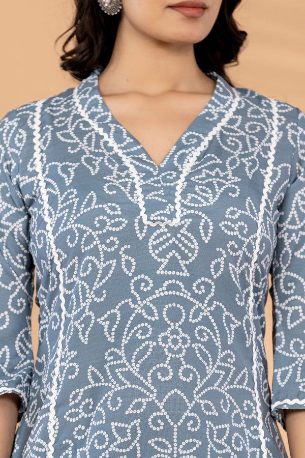 Bandia Women's Grey Muslin Printed Co-Ord Set | V-Neck Flared Kurti with Straight Pants